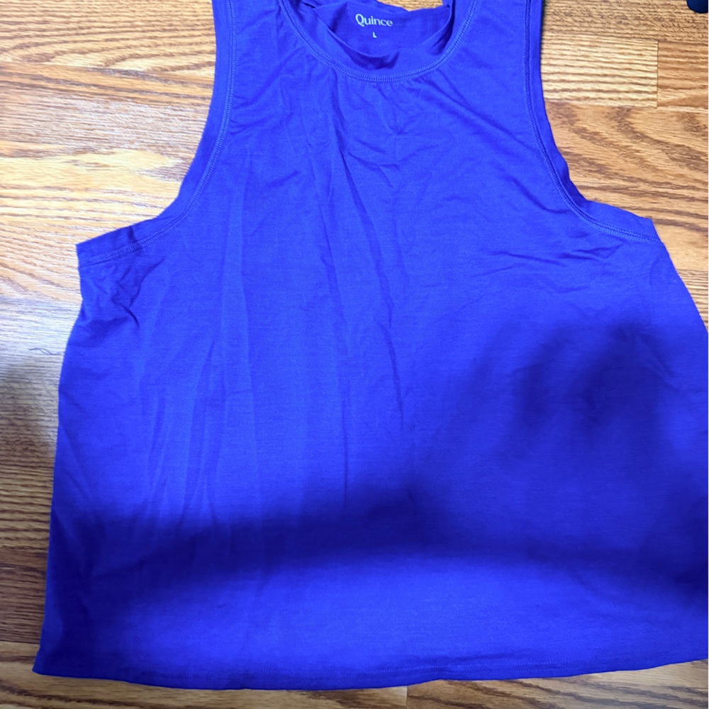 Quince cropped work out top